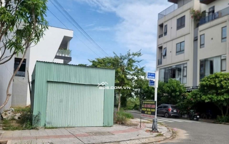 Cần Bán lô góc 2 mặt tiền đường Nguyễn Chơn và Hòa Phú 23, p Hòa Khánh, tp Đà Nẵng
Diện tích đất 146 m2 ngang 7 m